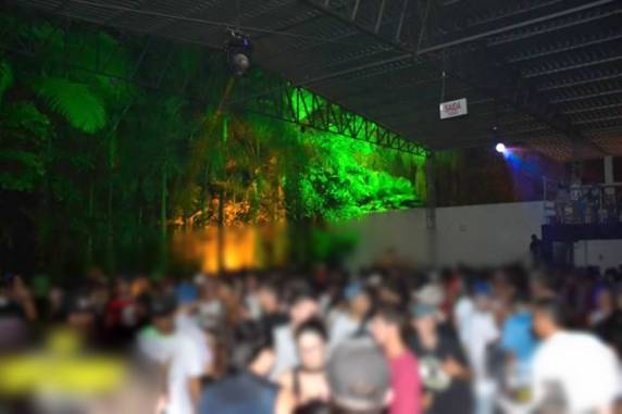 Além da vítima fatal, 

um rapaz e uma garota também foram atingidos pelos tiros