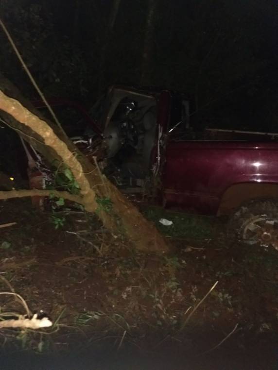 Vitima fica presa as ferragens após saída de pista
na BR 285, em Entre-Ijuis - foto 2