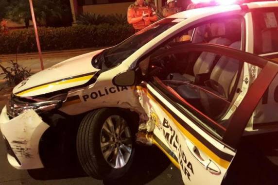 Colisão ocorreu no cruzamento entre as avenidas Ipiranga e Érico Veríssimo, no bairro Menino Deus