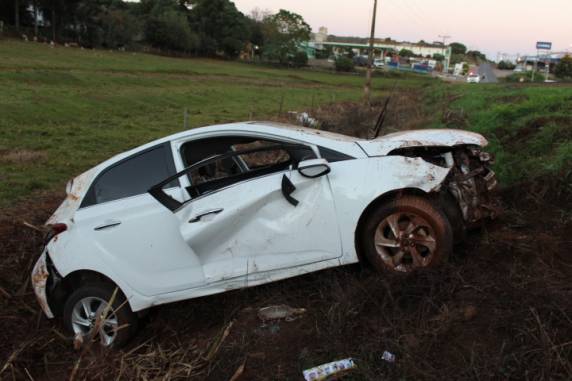 Acidente com vítima fatal na ERS 463
em Tapejara - foto 3