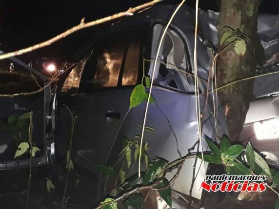 Saída de
pista deixa um homem ferido na BR 472 em Três de Maio - foto 3