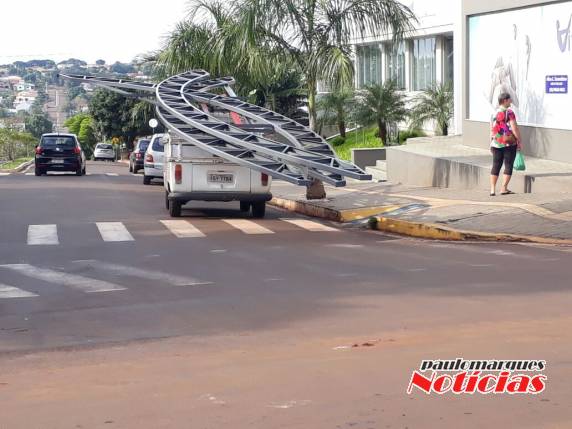 Colisão com danos materiais na Av. Pasqualini em Três de Maio - foto 2