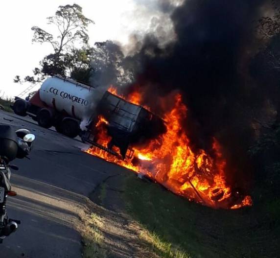 Grave acidente com morte envolve carreta de Santa Rosa no Estado do Paraná - foto 5