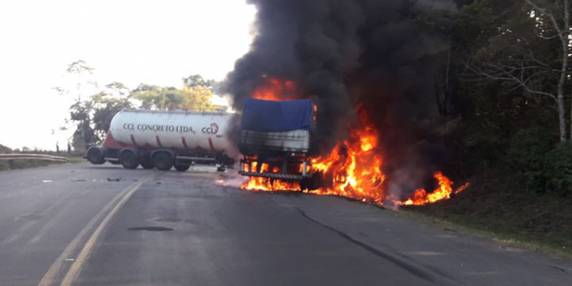 Grave acidente com morte envolve carreta de Santa Rosa no Estado do Paraná - foto 7