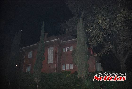 Corpo de Bombeiros combate
princípio de incêndio em casa desabitada no Centro de Três de Maio - foto 3