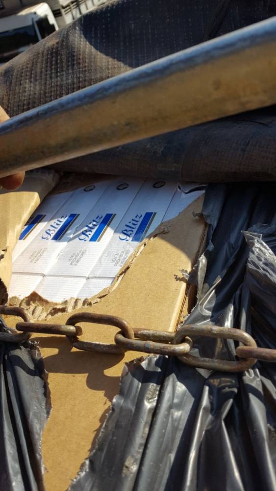 Ação conjunta PRF e PM apreende carreta com cerca de 425 mil maços de cigarros contrabandeados em Seara - foto 2