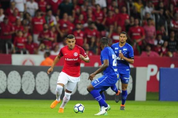 Time de Mano Menezes 

conseguiu segurar a pressão dos colorados até os minutos finais