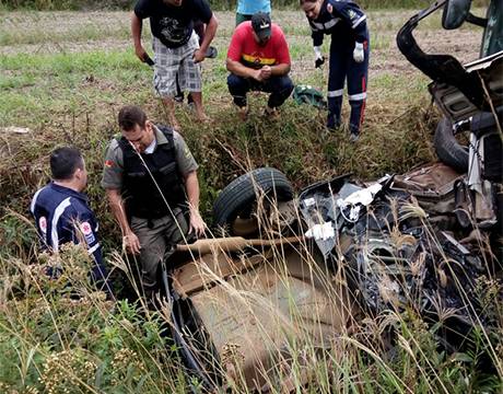 Duas pessoas morrem em acidente na BR 158 em Júlio de Castilhos - foto 4
