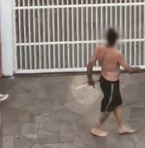 Caso aconteceu na noite de domingo (30) na Vila Rodrigues. Segundo a Polícia Civil, vítima morreu atingida 

por facadas no tórax, e suspeito não foi encontrado