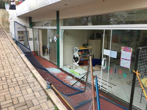 Menina atropelada por caminhonete em creche de Chapecó recebe alta de hospital - foto 3