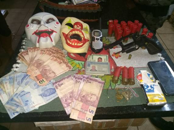 BM apreende armas e explosivo durante a Operação Avante Paz Interior - foto 2