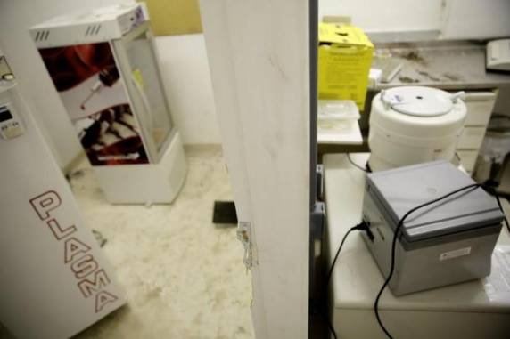 Instituição está praticamente fechada e foi alvo de ação criminosa neste domingo (6)