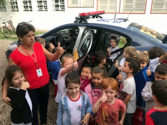 Crianças de Tijucas se divertem e aprendem sobre trânsito com a PRF - foto 2