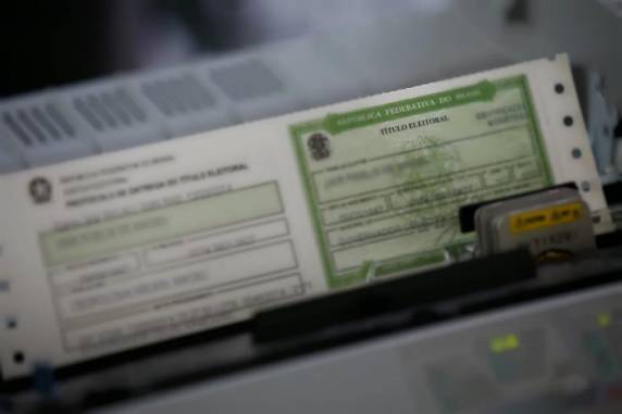 Em Porto Alegre, filas foram formadas no entorno do Tribunal Regional Eleitoral (TRE) nos últimos dias