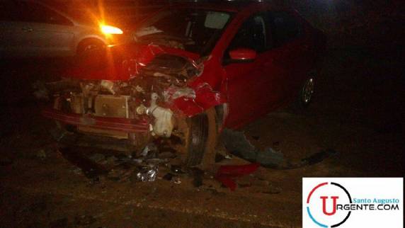 Acidente entre carro e carreta na ERS 155 em Santo
Augusto - foto 3