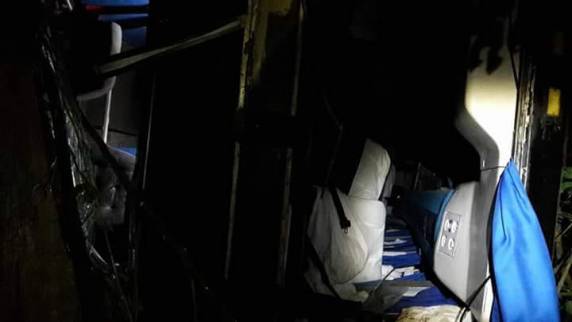 Ônibus de torcedores do Grêmio com 28 pessoas à bordo sofre acidente em Iraí - foto 3