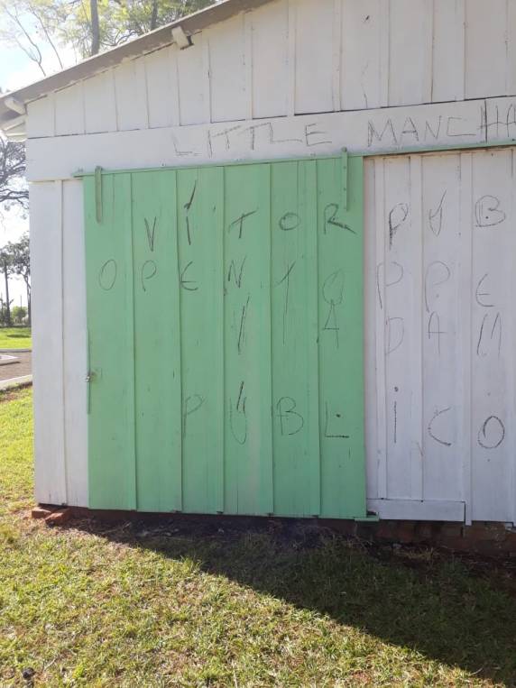 Comunidade denuncia atos de vandalismo na praça de Manchinha - foto 3