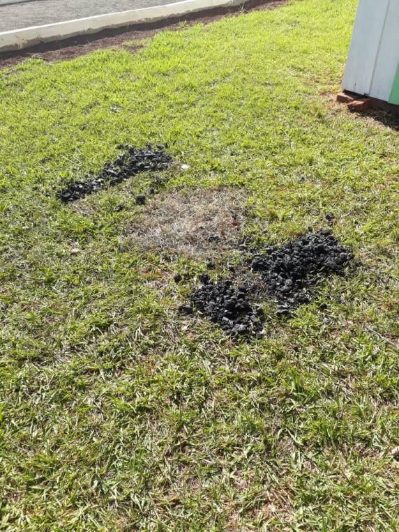 Comunidade denuncia atos de vandalismo na praça de Manchinha - foto 5