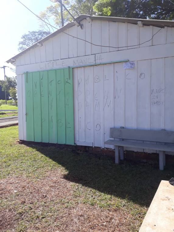 Comunidade denuncia atos de vandalismo na praça de Manchinha - foto 8