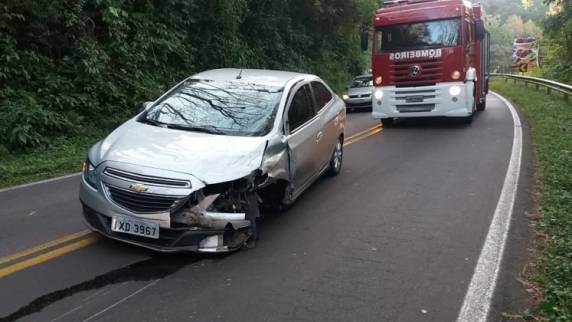 Sete pessoas ficam feridas em acidente envolvendo três carros na BR 116 em Nova Petrópolis - foto 2