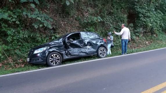 Sete pessoas ficam feridas em acidente envolvendo três carros na BR 116 em Nova Petrópolis - foto 3