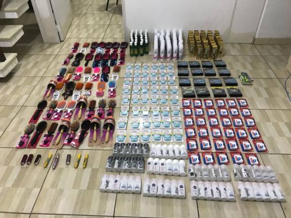 Quatro pessoas são presas na BR 101 em Barra Velha com objetos furtados - foto 3