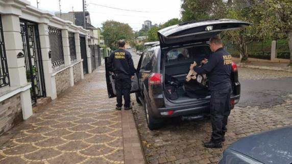 Foram cumpridos 10 mandados de 

busca dois meses depois de ser deflagrada a primeira etapa da operação policial