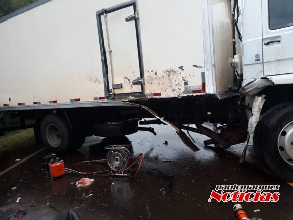 Grave acidente deixa dois feridos na BR 472 em Três de
Maio - foto 5