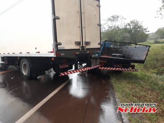 Grave acidente deixa dois feridos na BR 472 em Três de
Maio - foto 6