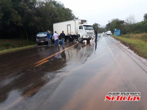 Grave acidente deixa dois feridos na BR 472 em Três de
Maio - foto 8