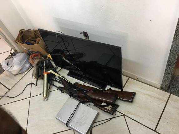 Operação da Polícia Civil de Santo Ângelo contra abigeato prende uma pessoa, apreende armas e carnes sem procedência - foto 5