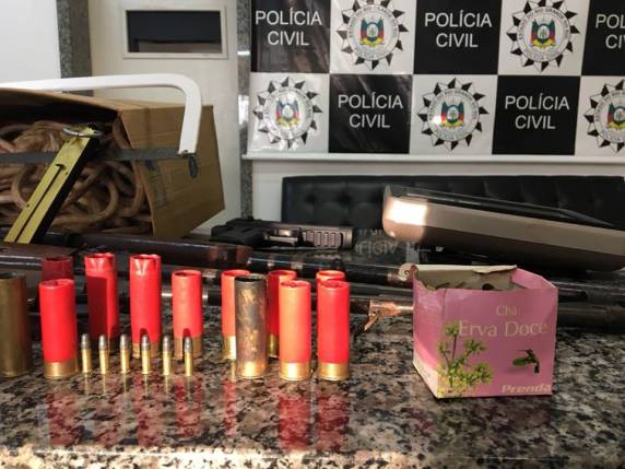 Operação da Polícia Civil de Santo Ângelo contra abigeato prende uma pessoa, apreende armas e carnes sem procedência - foto 4
