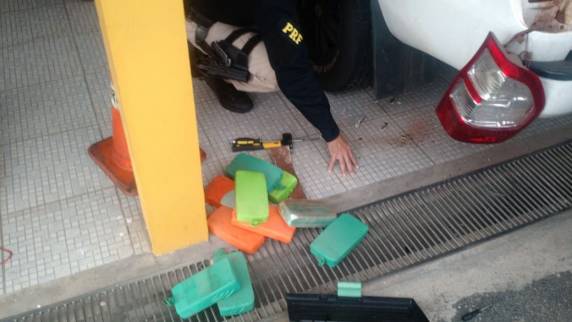 PRF realiza grande apreensão de crack e cocaina em Barra Velha/SC - foto 3