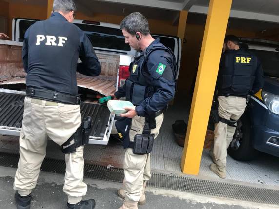 PRF realiza grande apreensão de crack e cocaina em Barra Velha/SC - foto 4