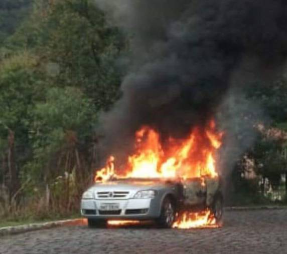 Crime ocorreu por volta das 12h30min deste 

sábado