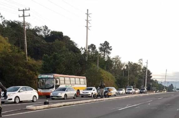 Motoristas e proprietários de caminhões de todo o Brasil prometem paralisar os serviços contra a alta dos preços dos combustíveis