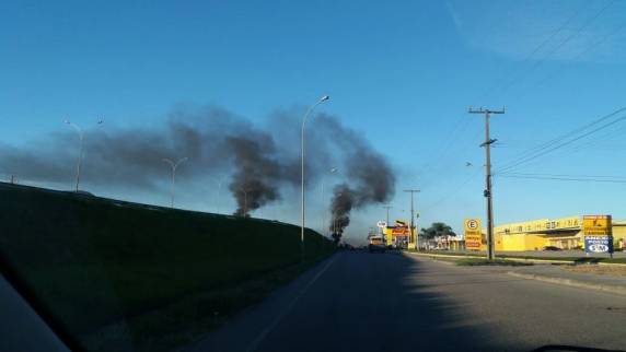 Caminhoneiros de SC realizam protesto contra alta no preço do diesel - foto 2