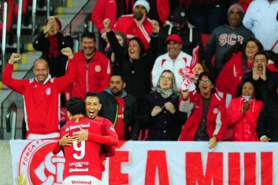 Time de Odair Hellmann quebrou sequência de quatro jogos sem vitória no Brasileirão