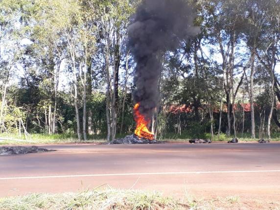 Veja quais municípios do RS registram manifestações de caminhoneiros em rodovias - foto 2
