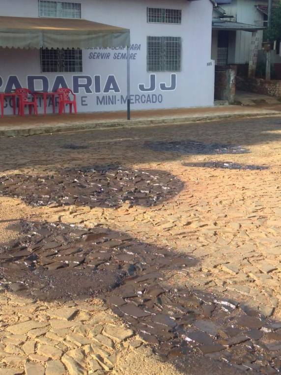 Secretaria de Obras realiza operação tapa buracos em Três de Maio - foto 5
