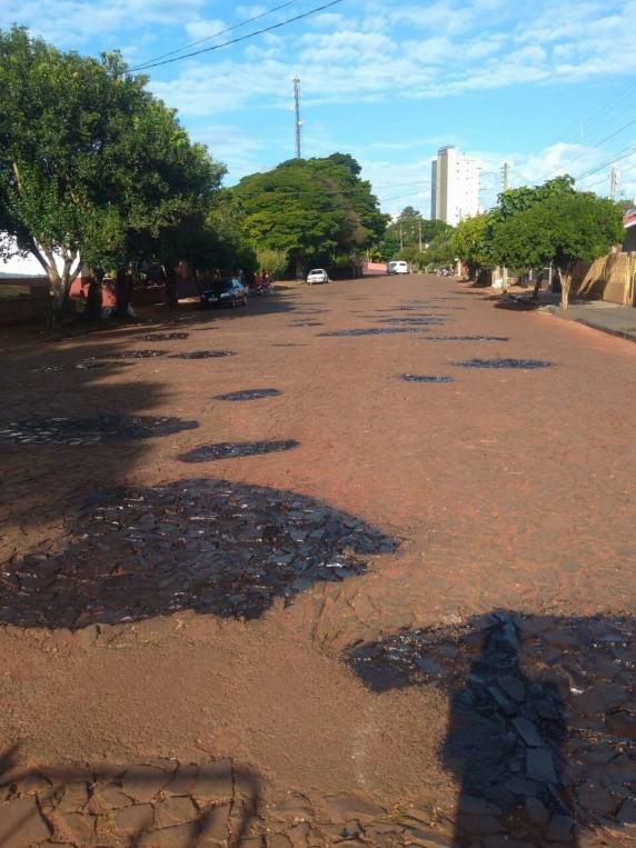Secretaria de Obras realiza operação tapa buracos em Três de Maio - foto 4