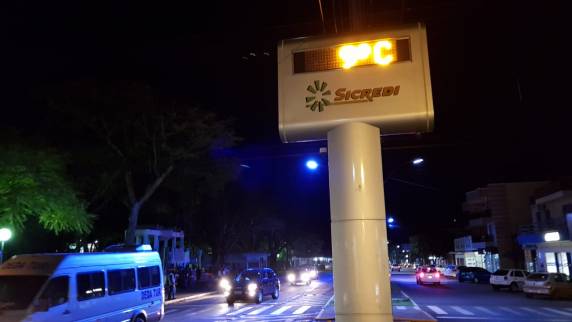 Manifestação tomou as ruas centrais do município de Santo Augusto - foto 4