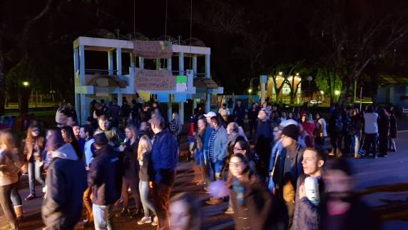 Manifestação tomou as ruas centrais do município de Santo Augusto - foto 6