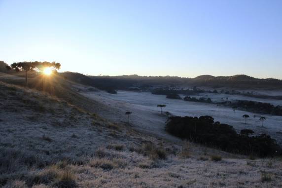 Outras duas cidades da Serra catarinense ficaram com os 

termômetros abaixo de zero: -3,1°C Urupema e -1,7°C São Joaquim