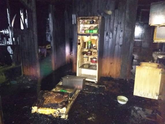 Jovem perde todos os seus bens em incêndio
em Santiago - foto 4