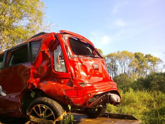 Saída de pista deixa 

três jovens feridos na RS 342 em Independência - foto 2