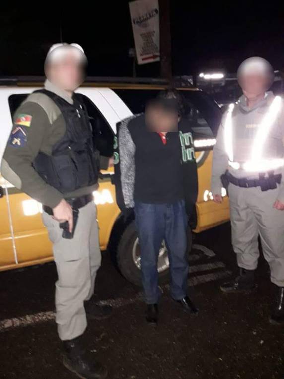 Policiais do 1° Batalhão Rodoviário da Brigada Militar recuperam um veículo em situação de roubo e com placas clonadas, em Ijuí, no Noroeste do RS