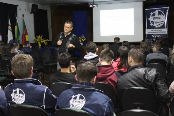 Ms. Luiz Eduardo Ramos foi o convidado da primeira etapa do XI Seminário de Engenharia de Produção