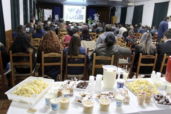 Evento contou com oficinas, palestras e mostra de trabalhos 

científicos