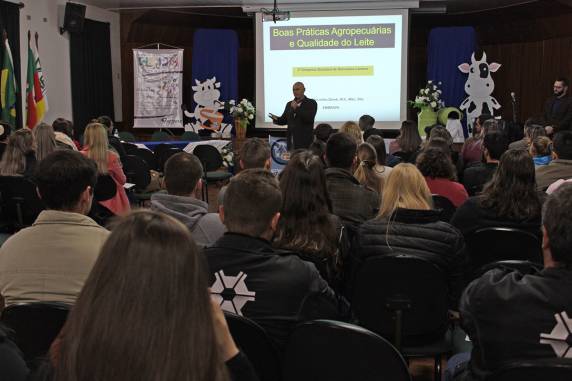 Setrem realiza 3º Simpósio Estadual de Derivados Lácteos - foto 4
